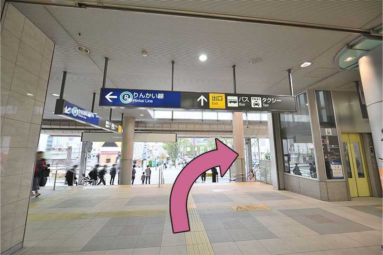 「大井町駅」西口を背に右へ進みます